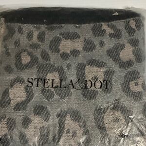 Stella & Dot Gray and Black Leopard Knit Scarf